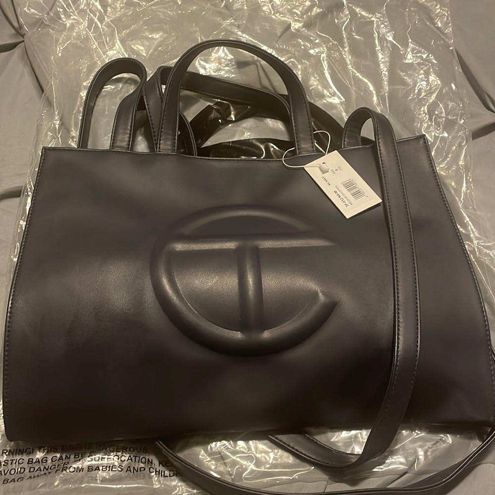 Telfar medium navy shopper nwt